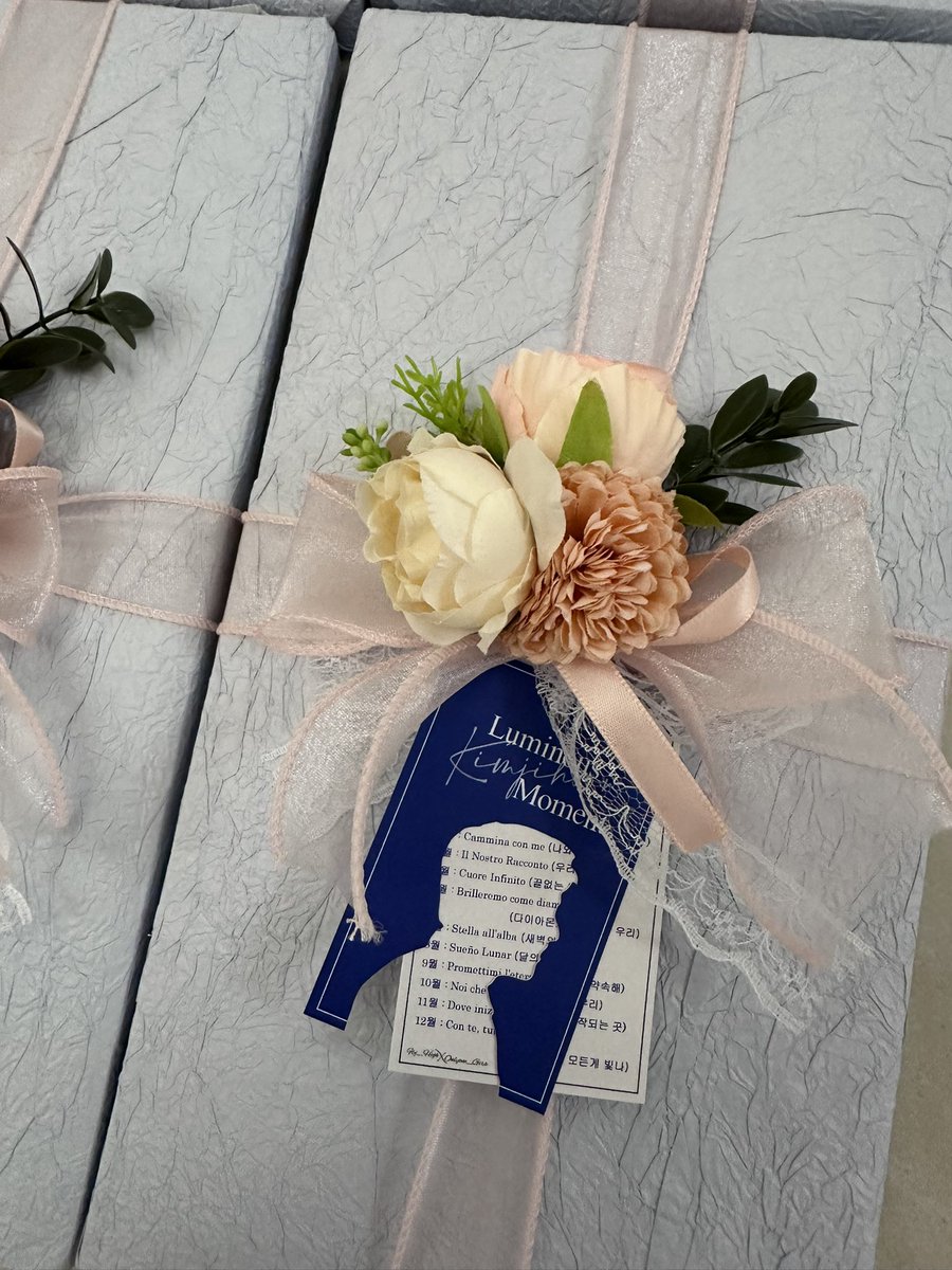 정성들인 캘린더세트와 선물들을 지훈님에게 보내드리려고 합니다
예쁘고 좋은건 우리 같이 공유해요~지훈님🩵

#김지훈 #리베란테 #지훈캘린더