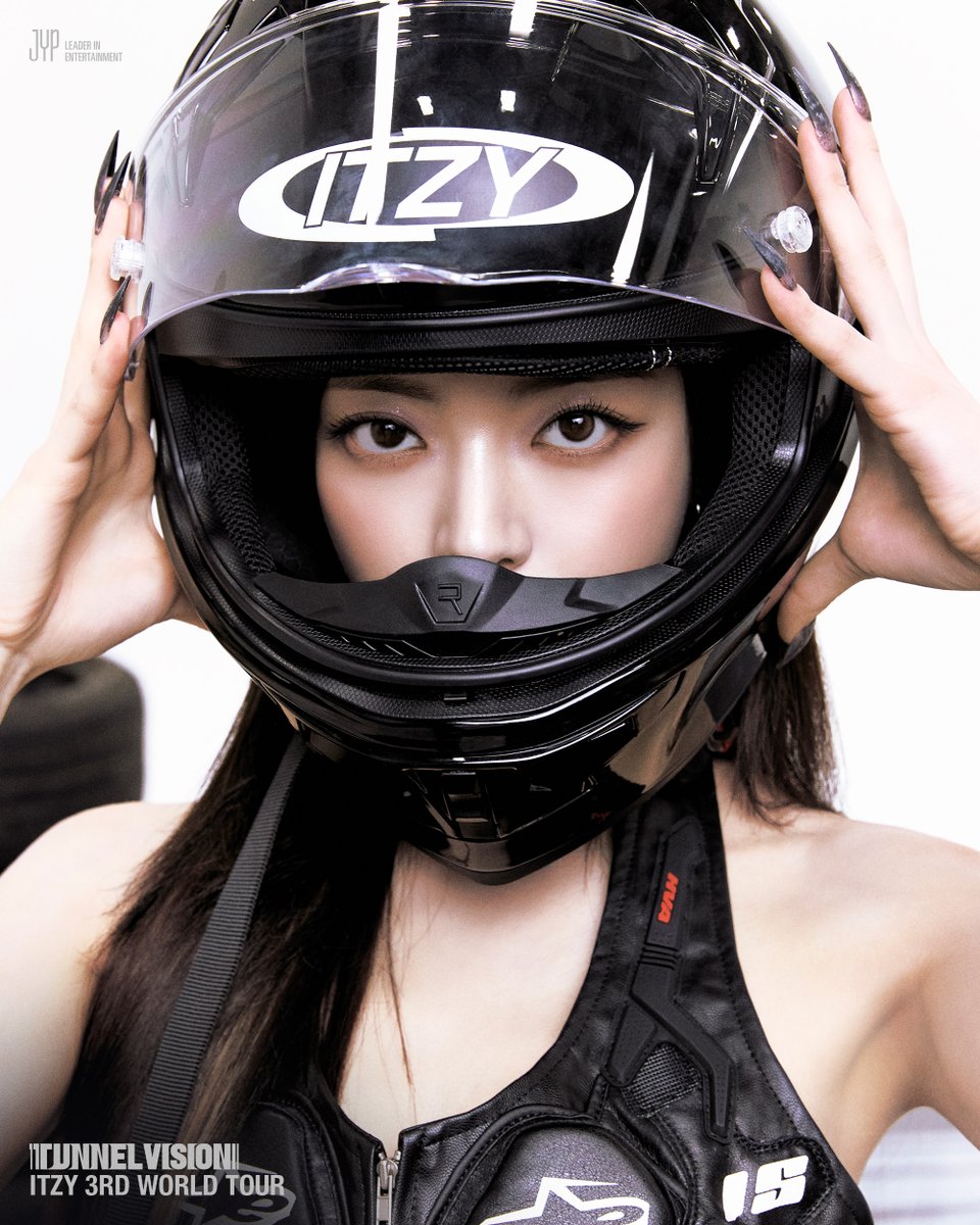 ITZYofficial's tweet image. ITZY 3RD WORLD TOUR &amp;lt;TUNNEL VISION&amp;gt; in SEOUL 
#YUNA #유나

Ticket Open Notice
🔗bit.ly/4qOC1DZ

FANCLUB
2026.1.5 MON 8PM-11:59PM (KST)

GENERAL
2026.1.7 WED 8PM- (KST)

#ITZY #MIDZY @ITZYofficial
#ITZY_TUNNELVISION
#ITZY_TNVS
#ITZY_WORLD_TOUR