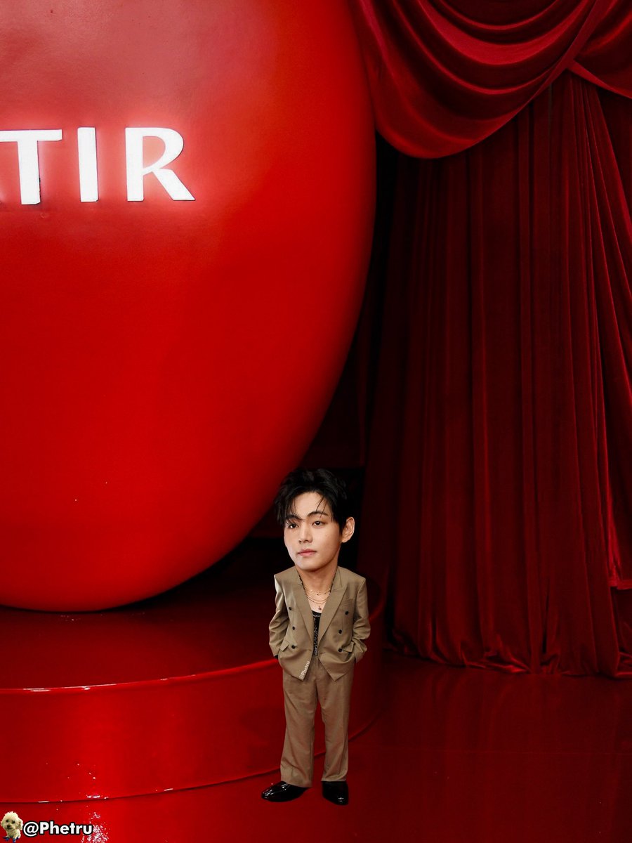 Phetru's tweet image. Happy 30th birthday to V of BTS! 🎂