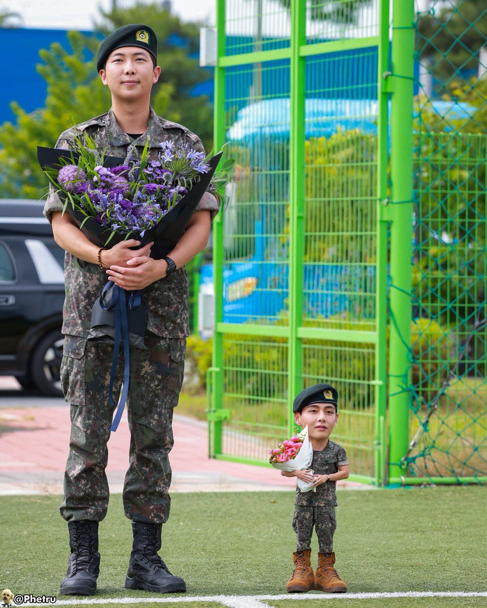 Phetru's tweet image. Happy 30th birthday to V of BTS! 🎂