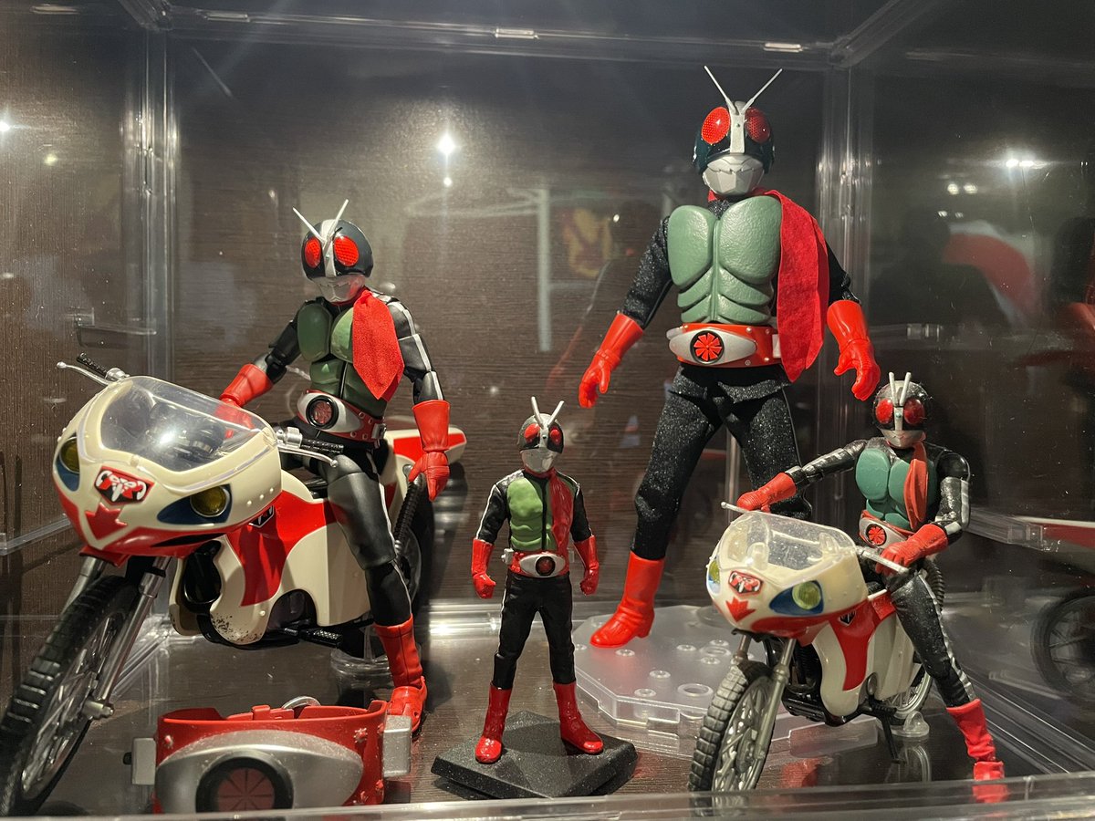 S.H.Figuarts（真骨彫製法）
仮面ライダー新2号 栄光の昭和ライダーエディション
と、新サイクロン号

実家から出る際にフィギュアのコレクションは全て処分したけれども、1番好きな客演2号には抗えず。(あんまり立体化されないし…)
これは良いもの。