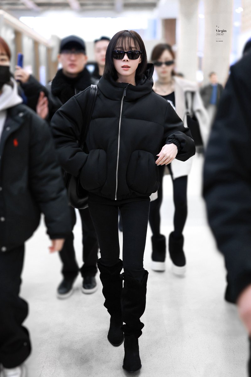 VirginSnow0101's tweet photo. 251230 GMP

#WINTER #윈터
#aespa #에스파 https://t.co/UY9UJR7gKY