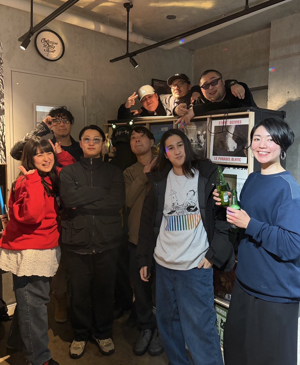 2025年は新代田FEVERのワンマンから始まり、夏には福岡遠征も含むLIVEラッシュ、秋には定例のたまり会、そして忘年会。
個々の活動も含めるとかなりの時間を共有した印象でした。曲者揃いのクリエイター集団ですが2026年も色々仕掛けていきますので、よろしくお願い致します! byマキダシ