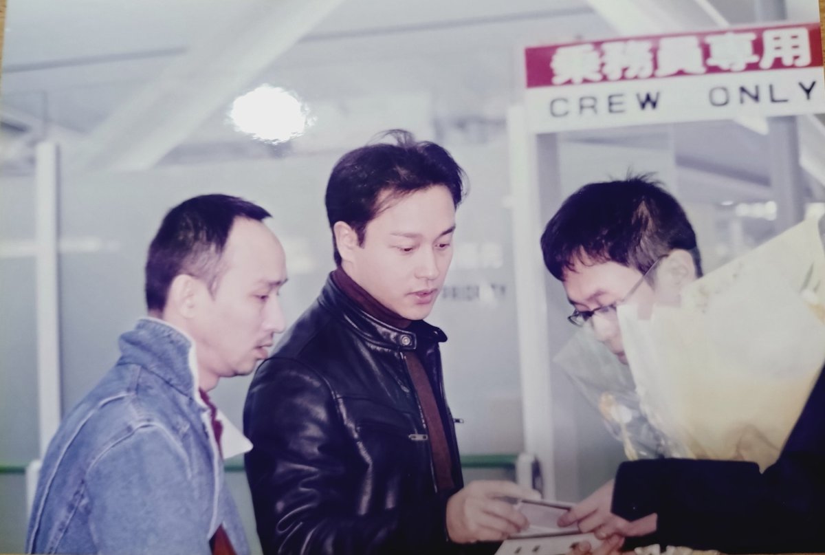 レスリーチャン　写真　引退　まとめ④ 新作登場，高品質】 写真集 Leslie レスリー・チャンのすべて 1999年箱入り