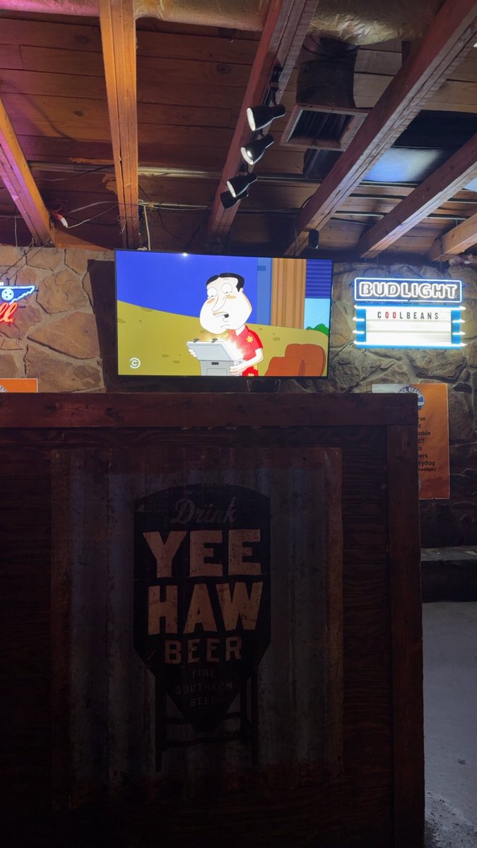 Guy on at da bar #quahog