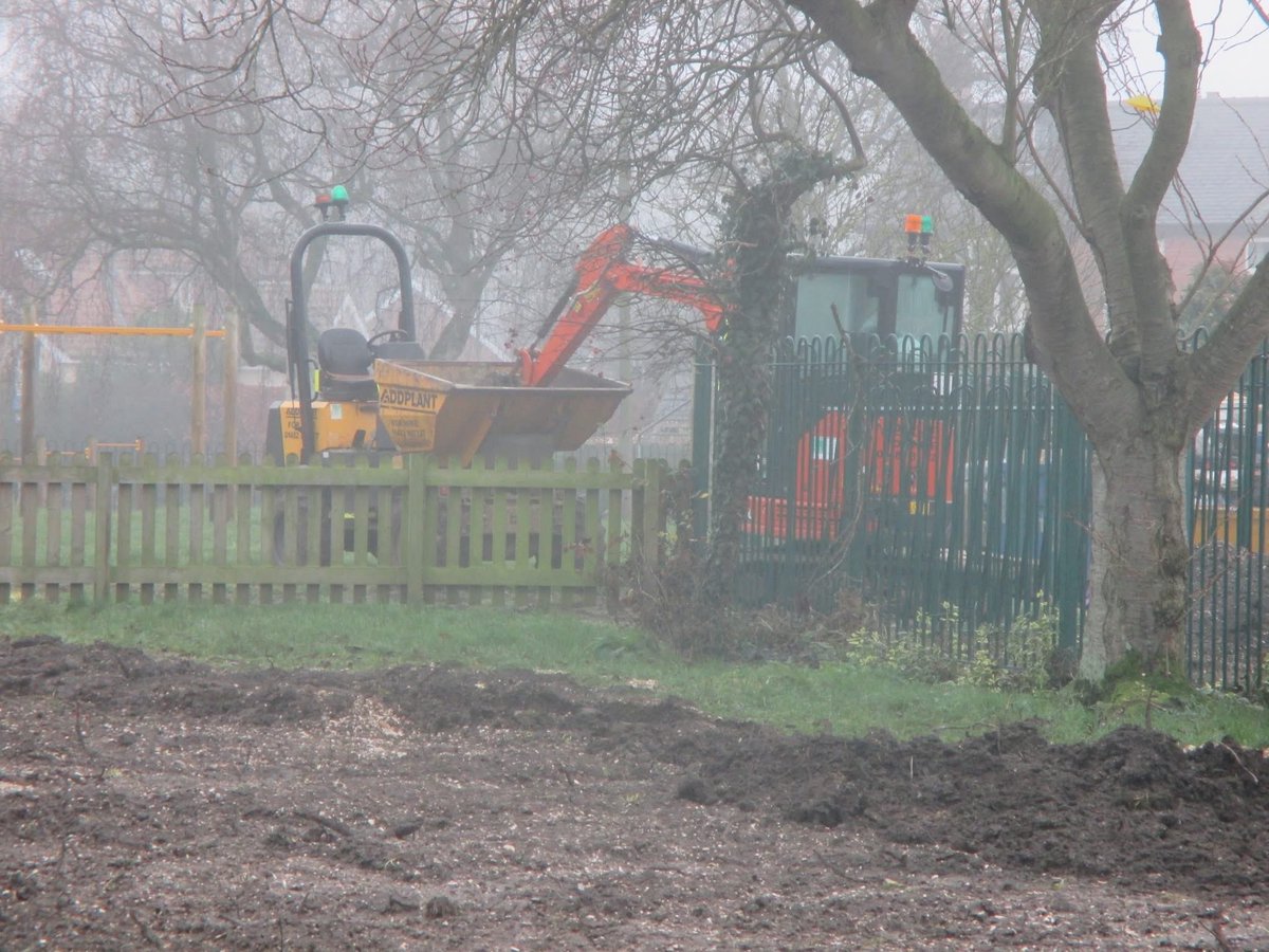 'New' ancient remains found at Pock.
Building work on the Garths End side of Pocklington Junior School earlier this month turned up human remains; The bones are clearly ancient and were removed for further analysis, with initial thoughts that they may be from the Iron Age.