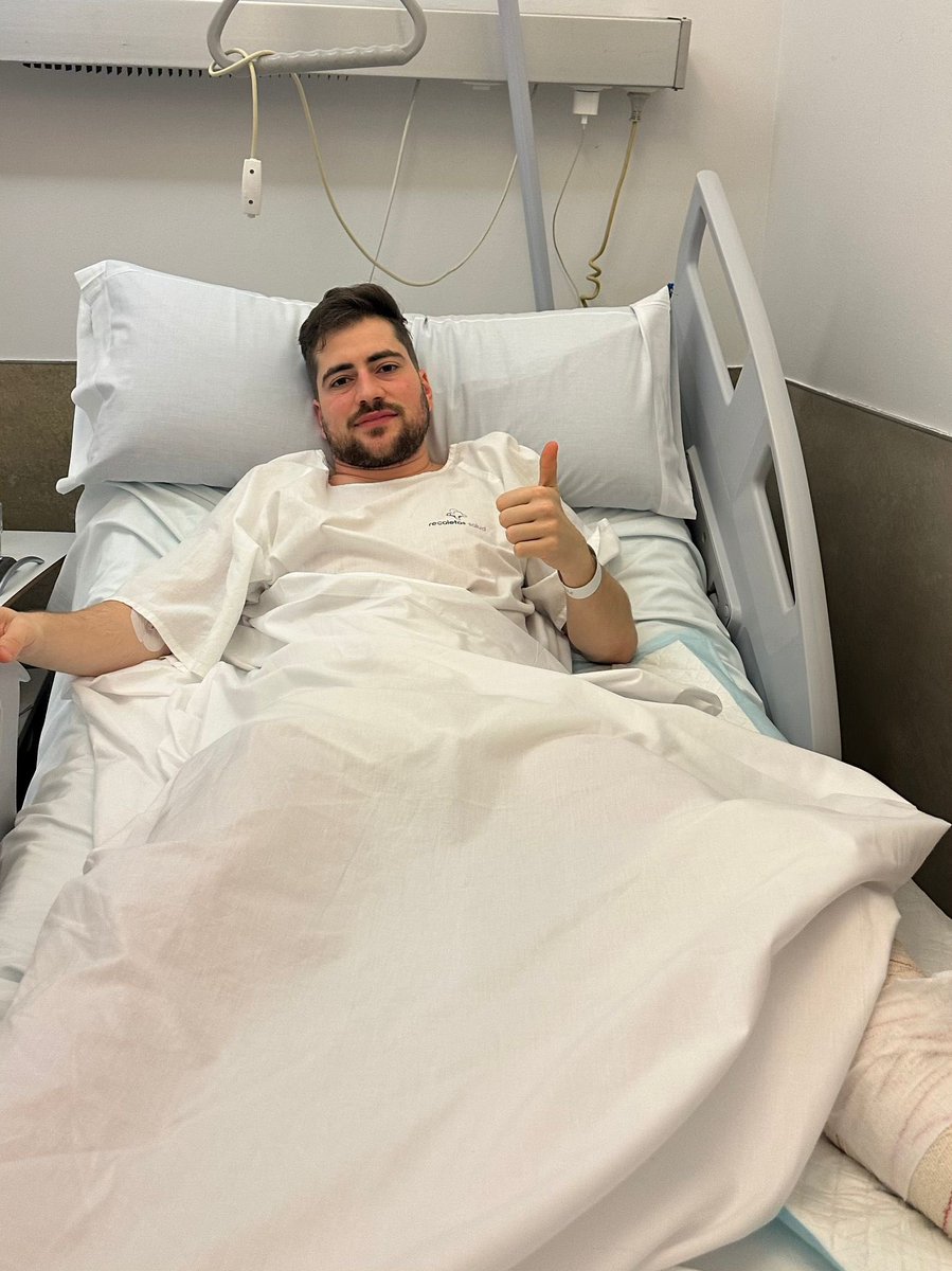 🏥 O noso xogador Álex Diz foi operado con éxito onte polo doutor Adrián Gallego. 

🫂 Desde toda a familia de Lugo Sala queremos desexarlle unha pronta e completa recuperación.

Moita forza, Álex! 💪

#SempreLugoSala