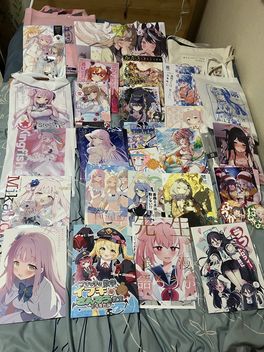 ayakac1130's tweet photo. コミケ107、1日目の戦利品！ https://t.co/LDWI9k4Oj0