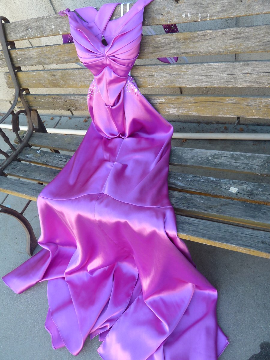 cumonherdress