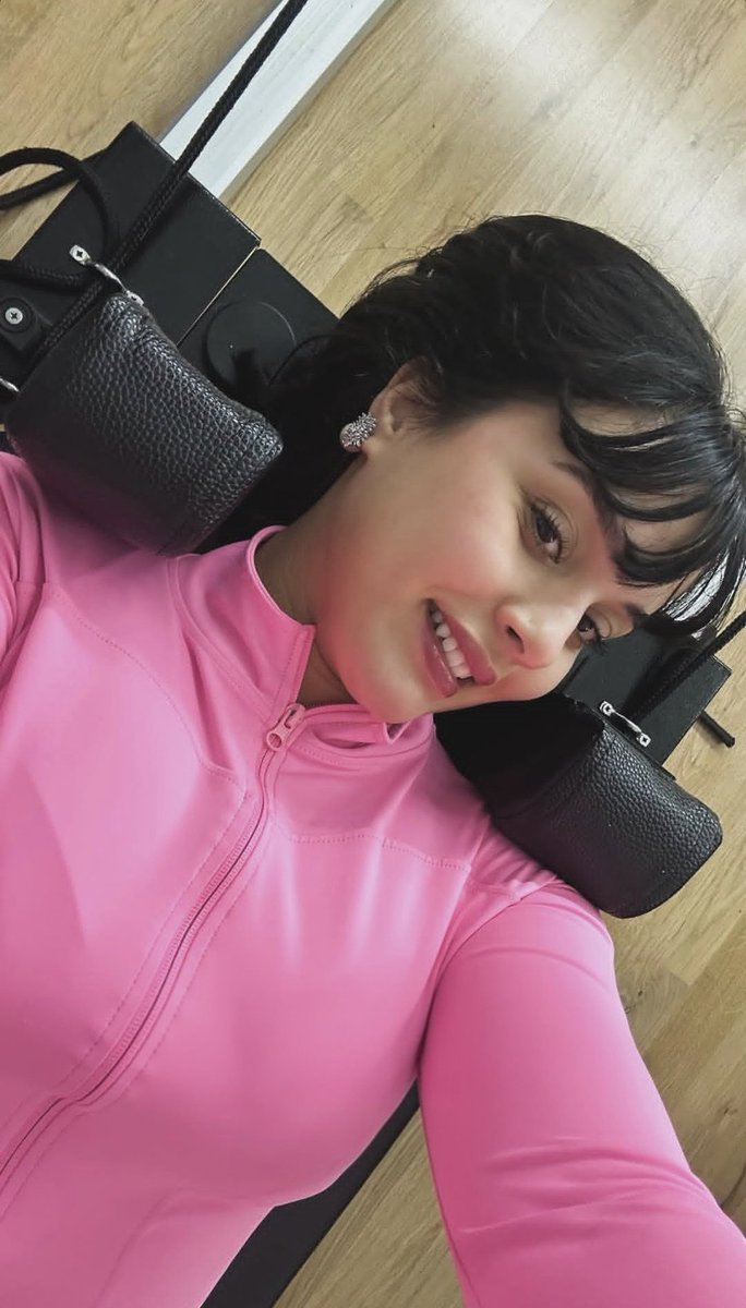 spicy girl tweet media