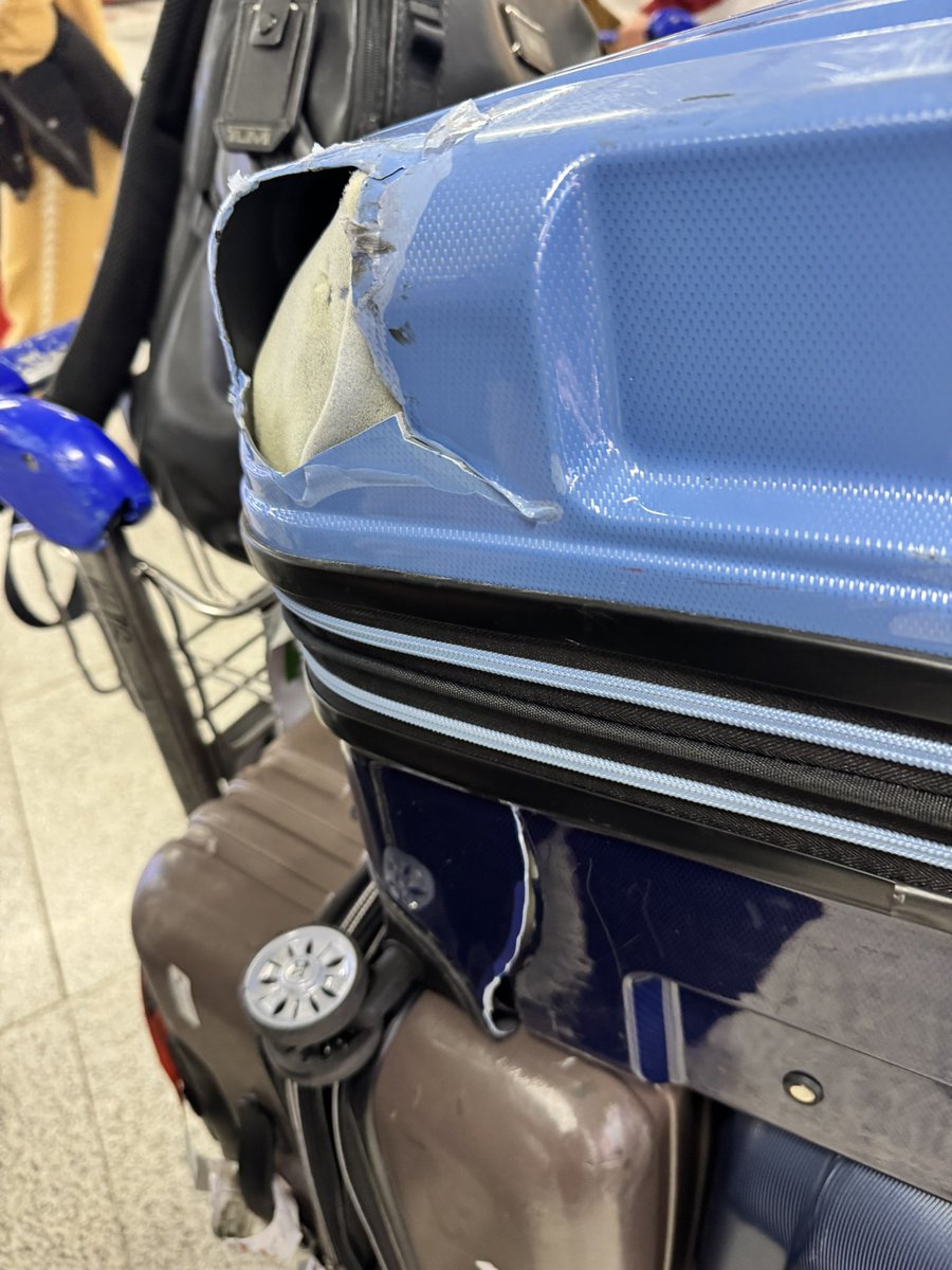 adibhatiaa's tweet photo. Travel Advisory:

Air India will charge you Rs 25,000 for an extra checked-in bag in Business Class, but offer Rs 2,000 when they destroy it.

World class Airline 😂 @airindia https://t.co/H5YM86TxWR
