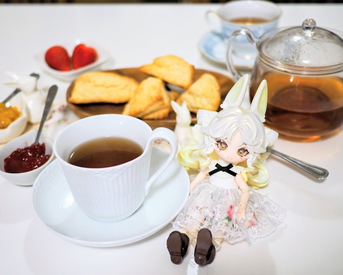 クリームティー🎶
夢ちゃんの後ろはクロテッドクリームがあります！

#月飛び時間