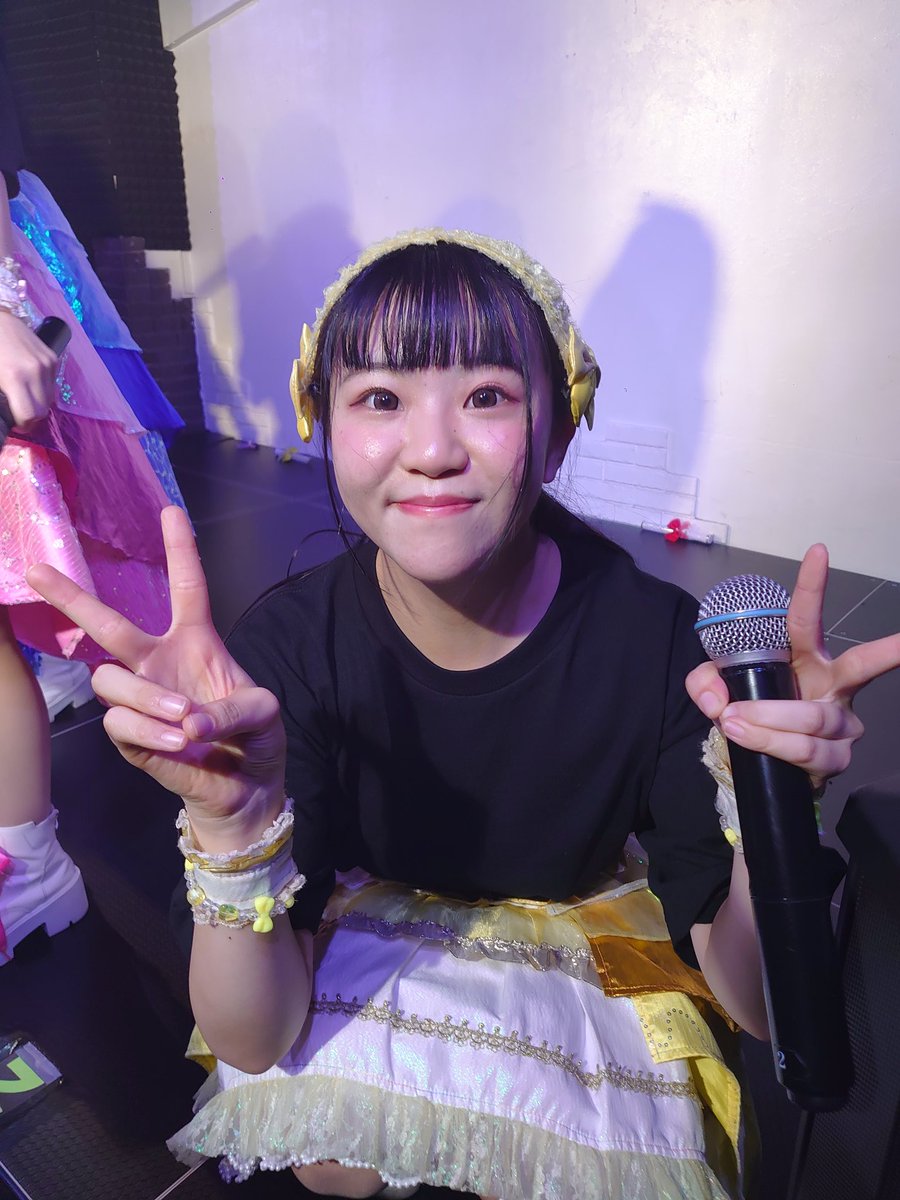 ⭐プリンセスは眠らないっ！⭐
〜大感謝祭スペシャルライブ〜
2025年12月29日/月曜日
東京都〜池袋Lavis

〜稜田なおさん〜

カメラを向けたらこのようなポーズをしてくれました
#プリンセスは眠らない
#プリねむ
#稜田なお
#かどたのなおさん