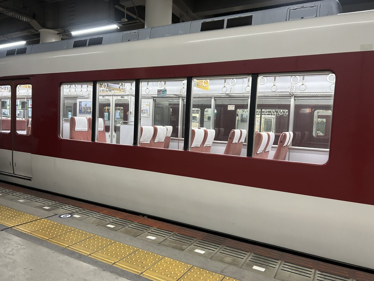 ⚠️White様商談中⚠️　　　　　 さよならはくつる メ135 📢1巻無料＆レンタルでも読める／ 🆕『限界OLさんは悪役令嬢さまに仕え