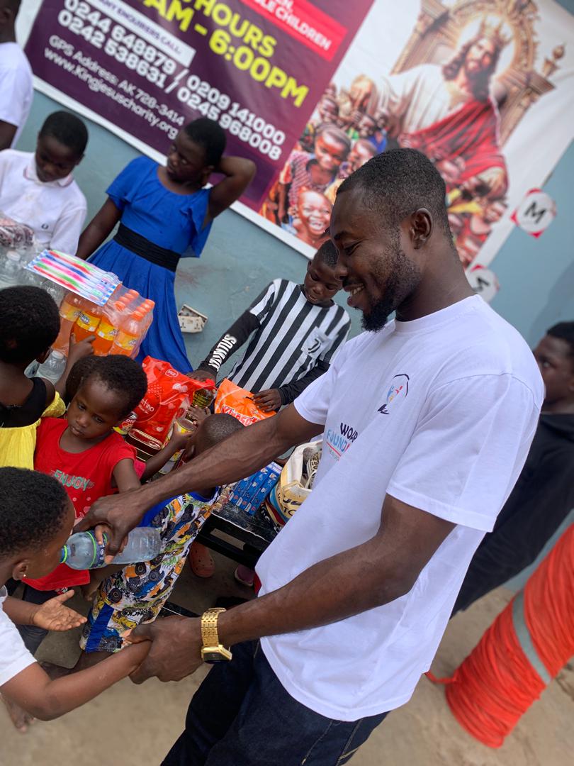 _woara_'s tweet photo. "You give but little when you give of your possessions. It is when you give of yourself that you truly give. And no act of kindness, no matter how small, is ever wasted "  ❤💫💦🙏 #NyameSo #GodEngineering #BoaWoNua #WOARAfoundation #WeLiveToServe 
📌29/12/25 https://t.co/DzvaWu4Otl