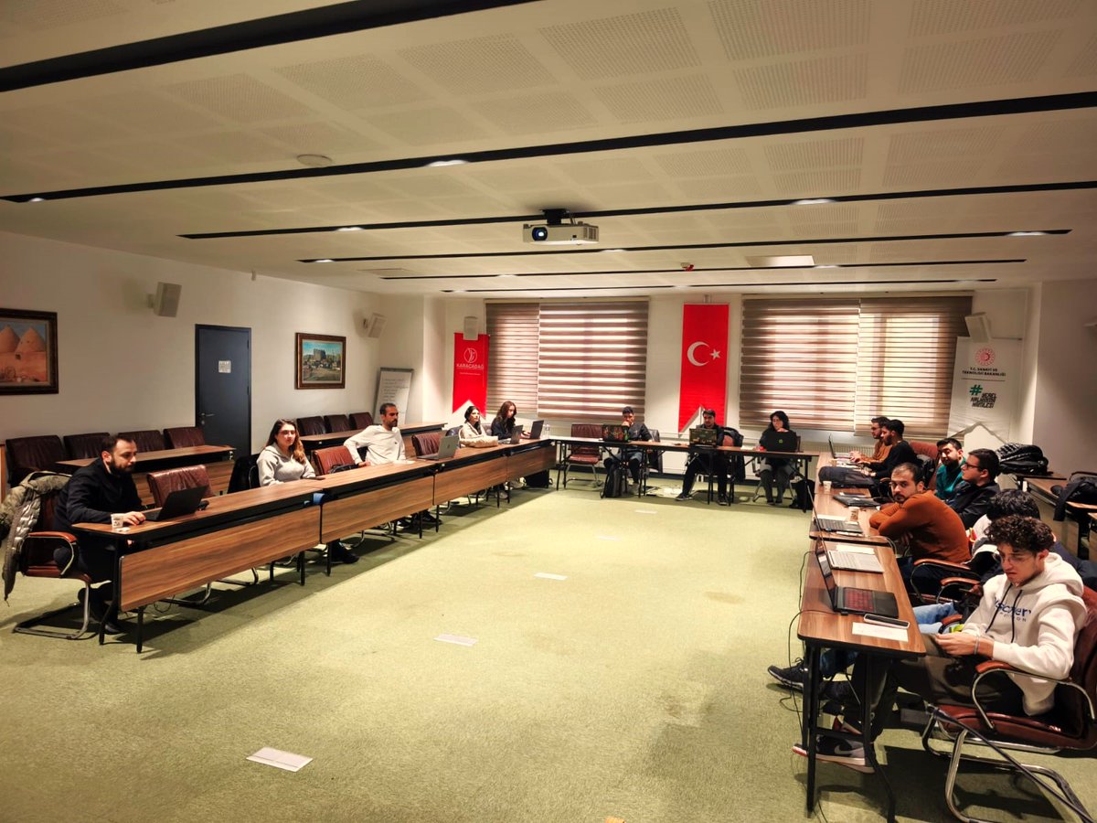 Ajansımızın Çocuklar ve Gençler Sonuç Odaklı Programı kapsamında Bilgi Teknolojileri ve İletişim Kurumu bünyesinde faaliyet gösteren BTK Akademi iş birliği ile Diyarbakır’da gençlere yönelik İleri Düzey Programlama ve Full Stack Web Geliştirme Atölyesi eğitimleri