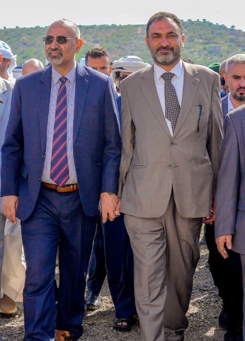 aziz17407183's tweet photo. المدعو الفار رشاد العليمي وحكومة اللاجئين يتوهمون ان لهم قرار على شعب الجنوب العربي العظيم وقيادته الابطال!! وهو لا يملك قرار على ٥٪ من مساحة البلد التي يدعي انه حاكمها بل لا قرار له على بيته الشخصي ويصدر قرارات ويعلن من منفاه بقصف موانئ الجنوب وتوجيهات يطرد اشقائنا من بلادنا باي عقول يستهتر هذا؟!!
يا اشباه الرجال لا سلطة لكم على ارض الجنوب العربي واما القوات الاماراتية وابطال الامارات قد اختلطت دمائهم بدمائنا على ترابنا اما انتم وامتلأت مناطقنا بمشاريعهم الخيرية والانسانية بينما امتهنتم انتم وبقية عصاباتكم سرقة خيرات بلادنا وسرقة حتى المساعدات والهبات الانسانية التي كانت قادمة لشعبنا الصامد الصابر
شعب الجنوب قد قال كلمته ومايزال يعلنها يوميا في كل ساحة ومحافظة انه متحد خلف قيادته ثابت في السعي للوصول الى هدفه ولن يخيب شعب قائده عيدروس بن قاسم الزبيدي الرجل الذي لم ينسحب في معركة ولم يسلم بلاده للغزو الفارسي وثبت كالقلعة التي تتحطم على بوابتها اطماع الغزاة
قدمنا التضحيات والاف الشهداء والجرحى ولا زلنا مستعدين للمزيد وكلنا مشاريع شهداء في سبيل اعلان دولتنا دولة الجنوب العربي
#الرئيس_عيدروس_الزبيدي
#دولة_الجنوب_العربي
#المجلس_الإنتقالي_الجنوبي