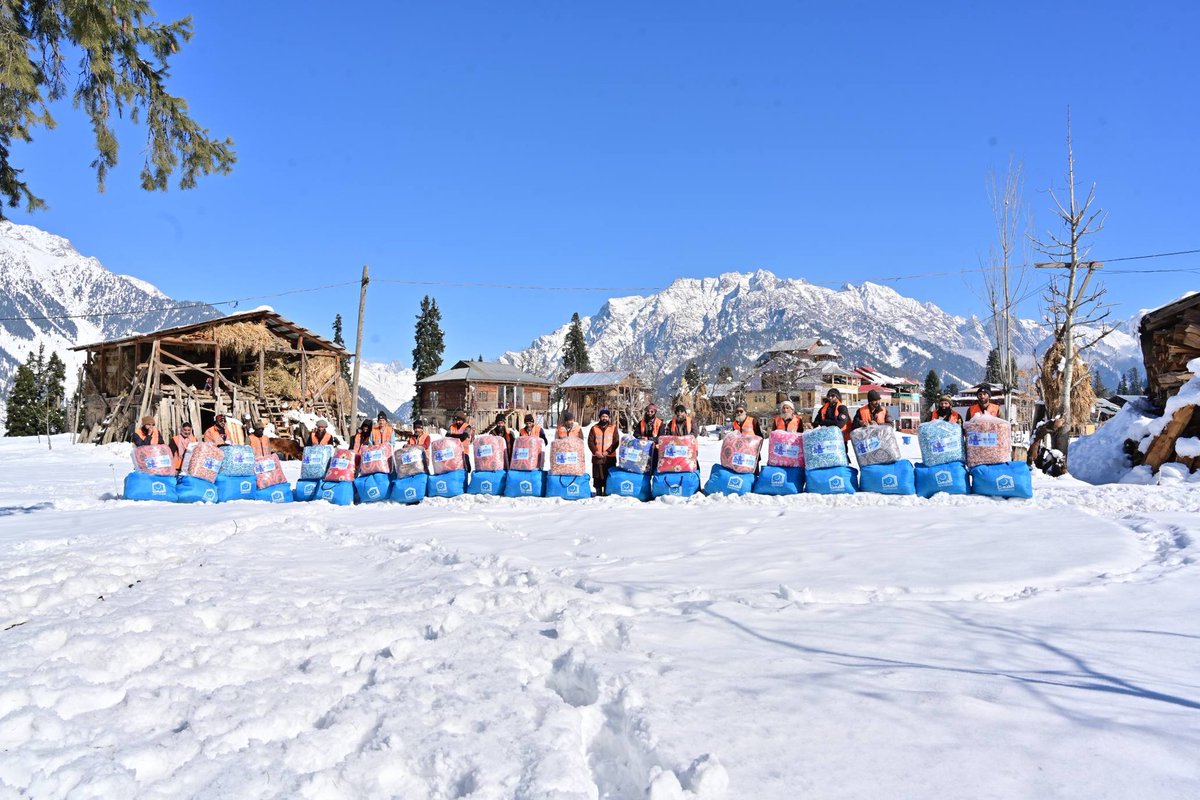 AlkhidmatOrg's tweet photo. Winter supplies were delivered to deserving families in Kel village, Neelum Valley, helping them survive the biting cold in this remote area.

#Alkhidmat #WinterRelief https://t.co/5ZBlRDHFZK