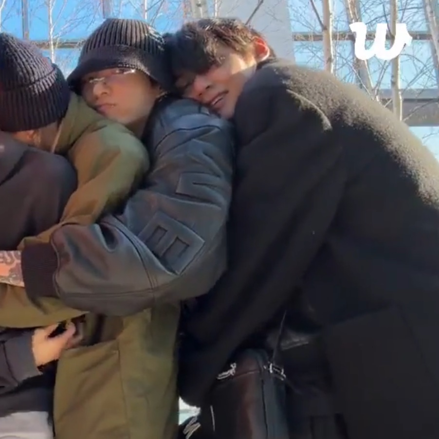 thvbuns's tweet image. theyre in a 10 yrs situationship btw