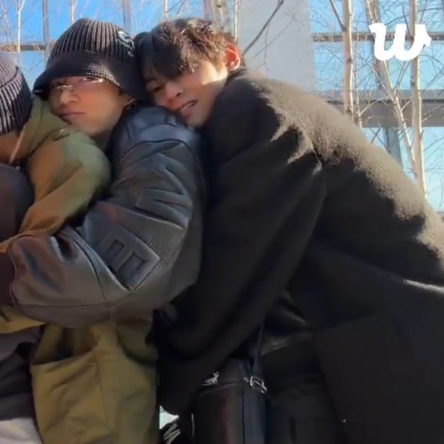 thvbuns's tweet image. theyre in a 10 yrs situationship btw