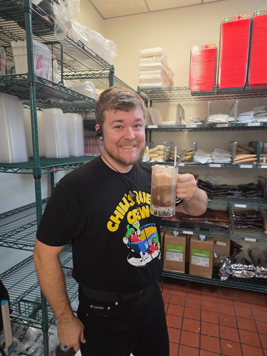 CKarmolinski's tweet photo. Sunday Funday at Fair Oaks, it’s always a good time for ice cream ⁦@dale_bullotta⁩ ⁦@DeannaOrlando⁩ ⁦@train3rgirl⁩ ⁦@dougcomings⁩ ⁦@AA_M_WHITE⁩ https://t.co/CbJKe4PF4a