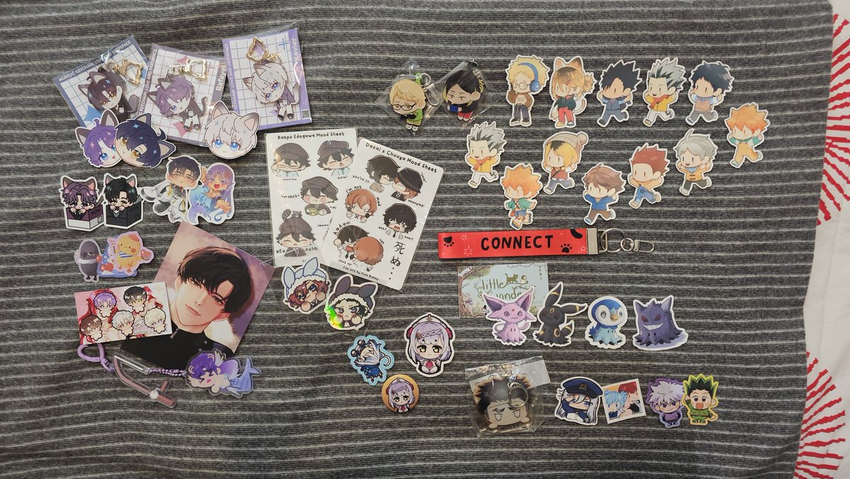 Went to cosplay matsuri with a friend yesterday!! And this was the haul><

+ more stickers i gave to friends><♡