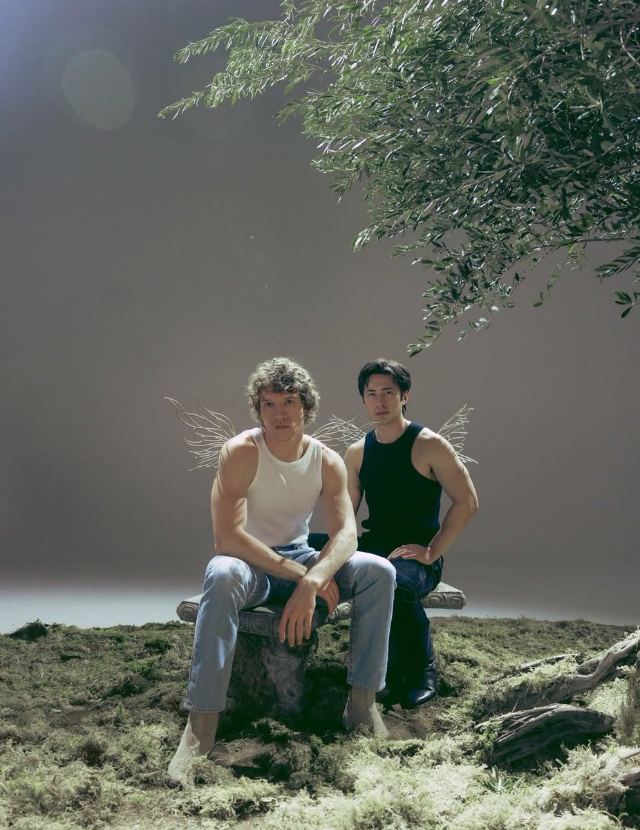 bis | poppyalex tweet media