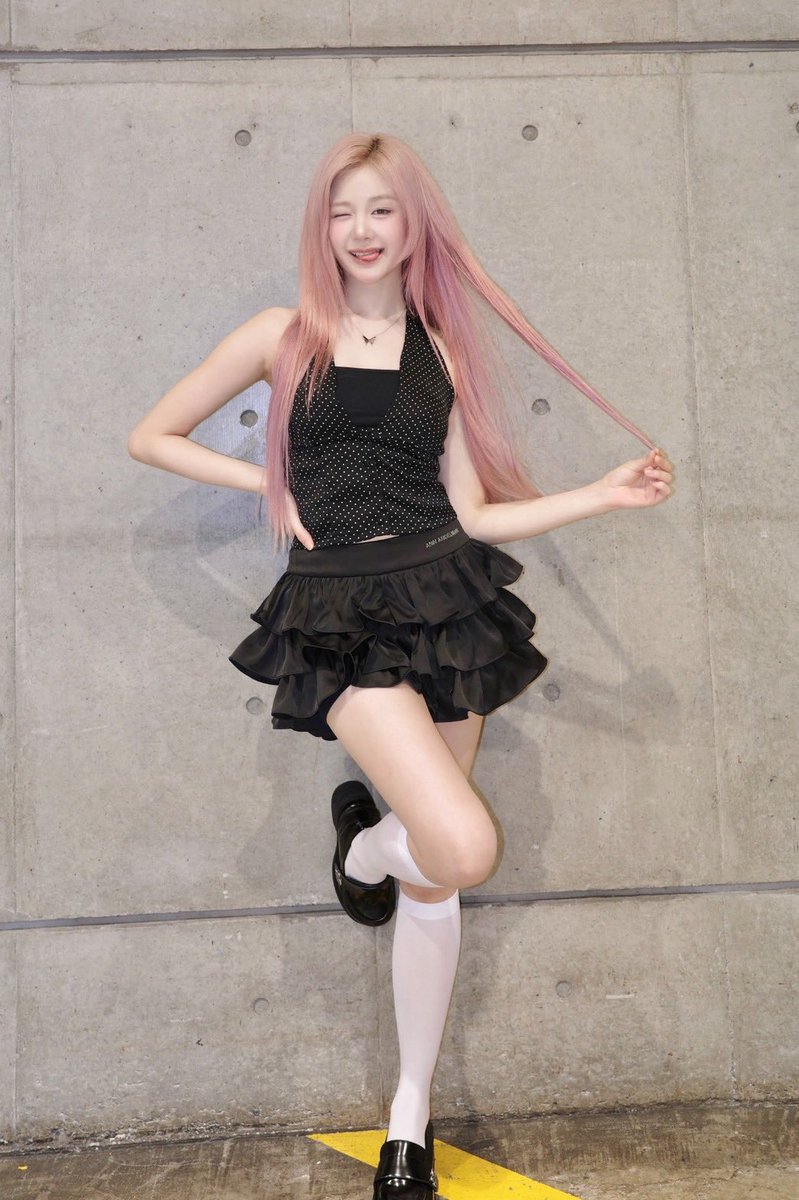 peariesps's tweet image. อ่ยยย น้องแพรลุคนี้คือสวยมากอะ พิงค์ริต้า ความผม หุ่น ผิวคือโคตรจะคิวทึ ชั้นใจเจ็บมากก แพ้คนสวย🥺🫠