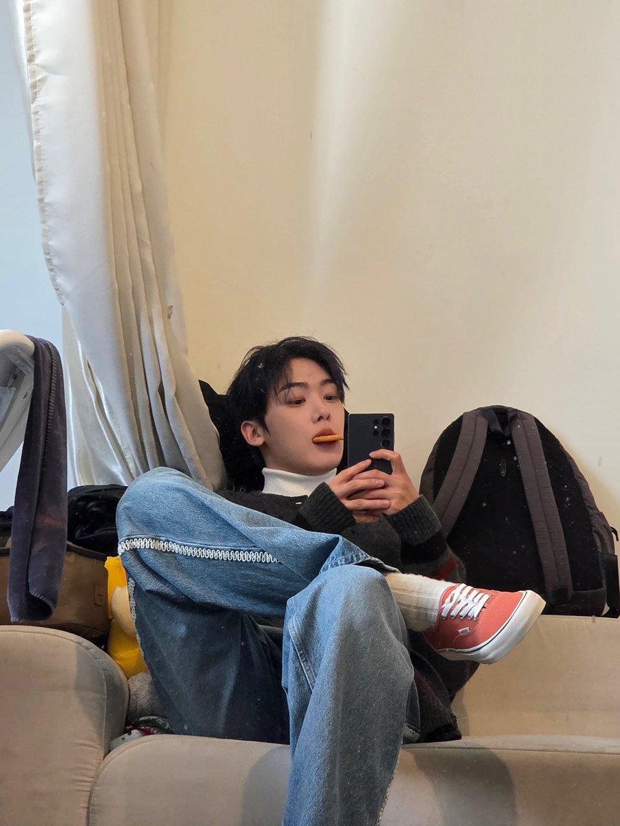 YOONSANHA_offcl's tweet image. [💬]

야미~~🍪
로하모하남~~~

#윤산하 #YOONSANHA