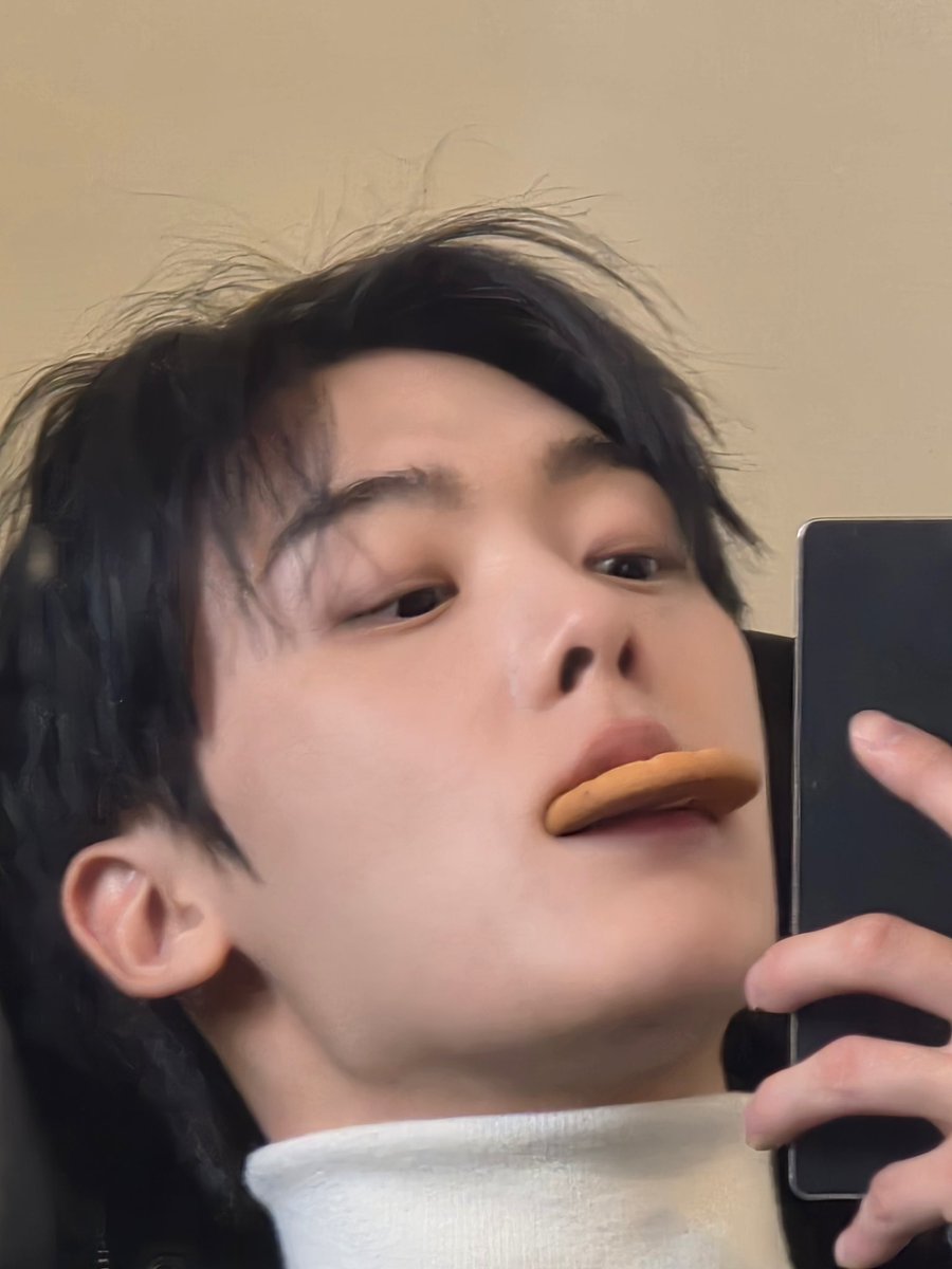 YOONSANHA_offcl's tweet image. [💬]

야미~~🍪
로하모하남~~~

#윤산하 #YOONSANHA