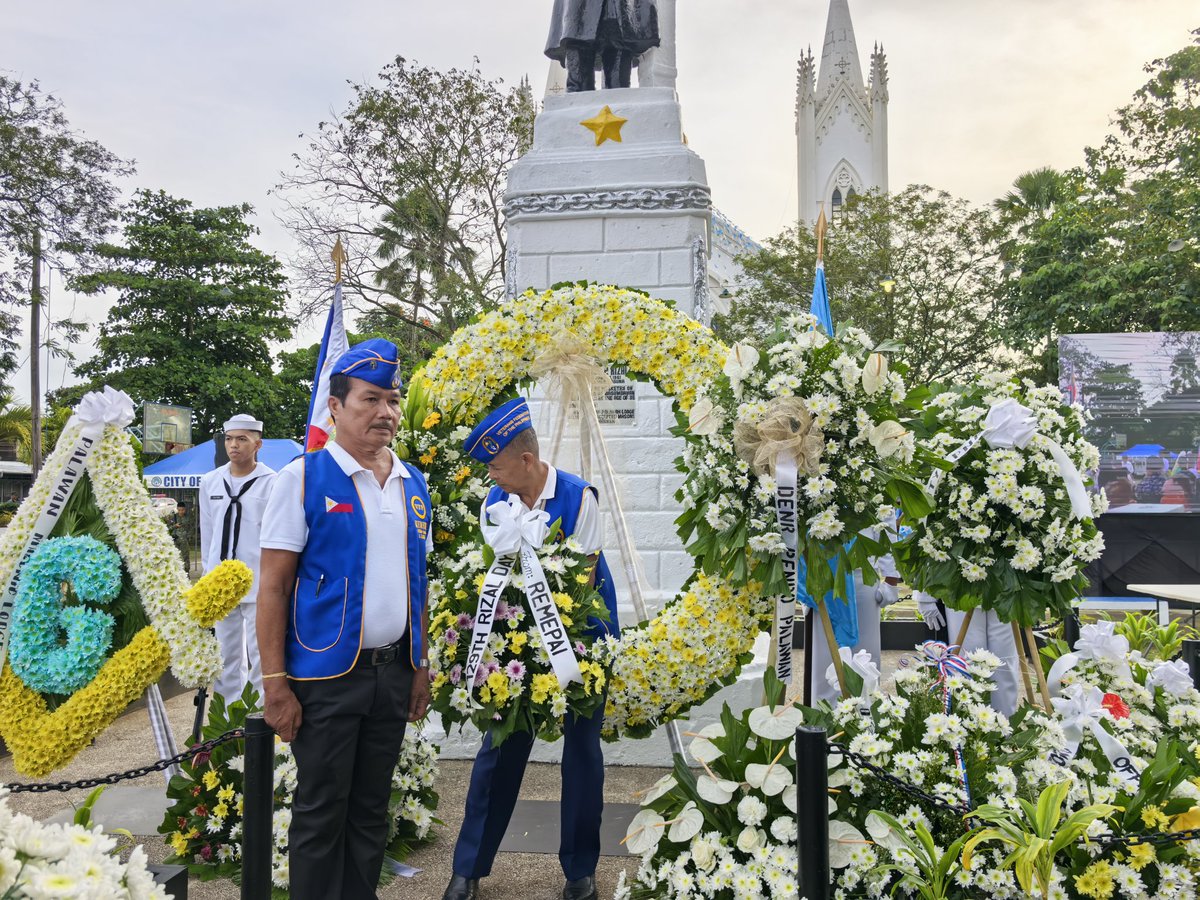 Nagsama-sama ang kawani ng ibat ibang tanggapan ng Pamahalaan, mga sibikong grupo at samahan, ngayong umaga ng Disyembre 30 sa Rizal Park ng Brgy. Liwanag, dito sa Puerto Princesa, para sa pag gunita ng ika-129 taong pagkamartir ni Dr. Jose Rizal.