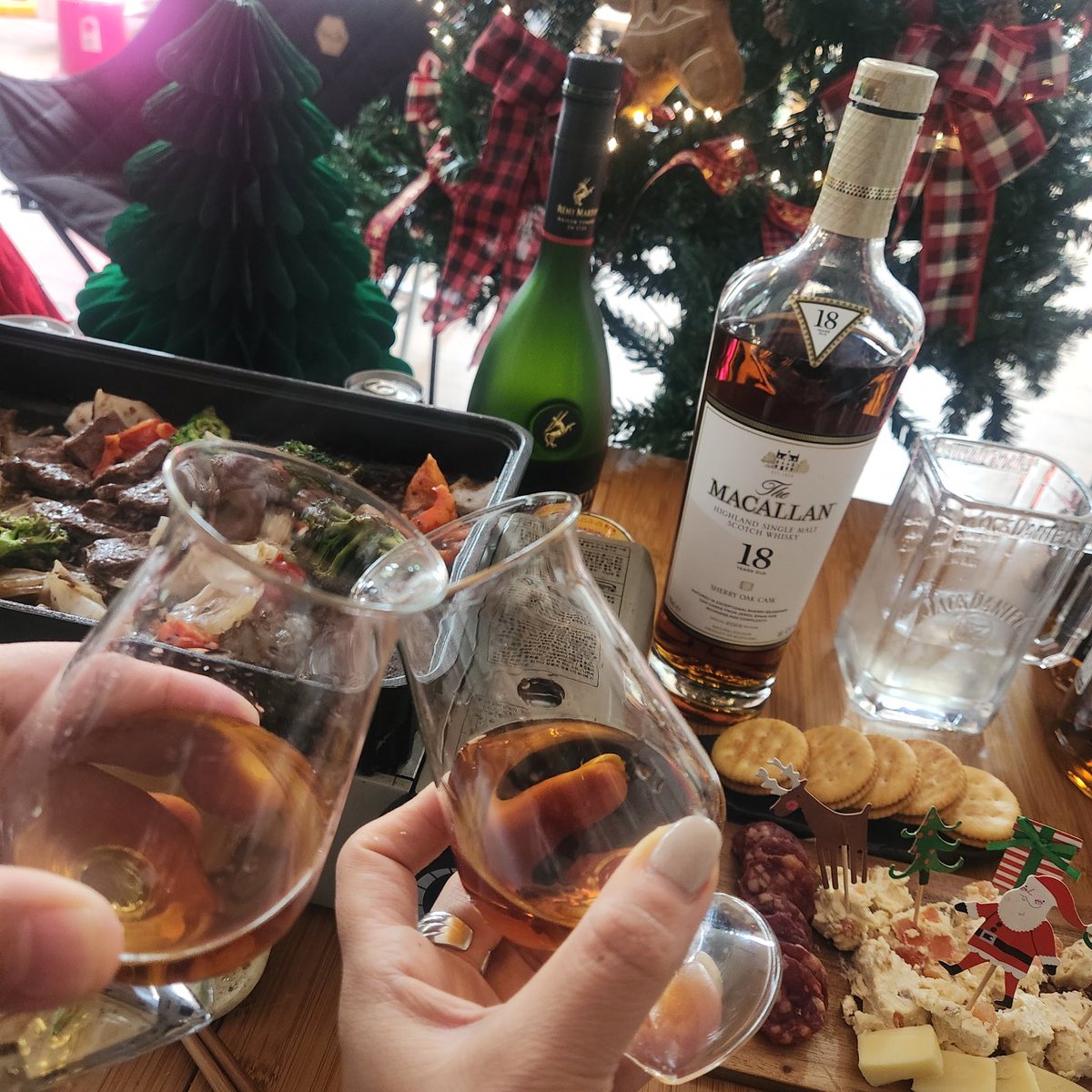 둥실부부 tweet media