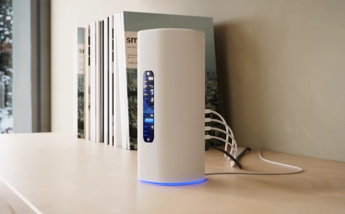 À gauche : le choix de la raison – tout ce qu’il faut là il faut, design mignon, alimentation interne et discret à un prix OK.
À droite : la même chose + modem 5G, écran XXL, design singulier. Pour 250 € de plus et une alim externe.

Pas facile ce retour chez Ubiquiti…