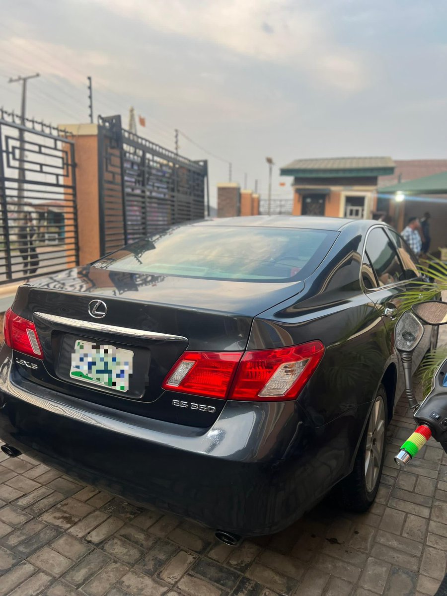 iamkingshedy's tweet photo. #Auto Deals🔥
Neatly Used
Registered 2009 Lexus ES350 Edition 
100% Buy &amp; Drive Condition | Pure First Body
SuperB Engine | Gears | Chilling AC
Accident Free | Clean Interior
June 2024 on Custom 

Location: Ibadan

Price: ₦9.2M

DM/Call/Whatsapp +2348132727945

#GeekTech https://t.co/95KtJ3bcUm
