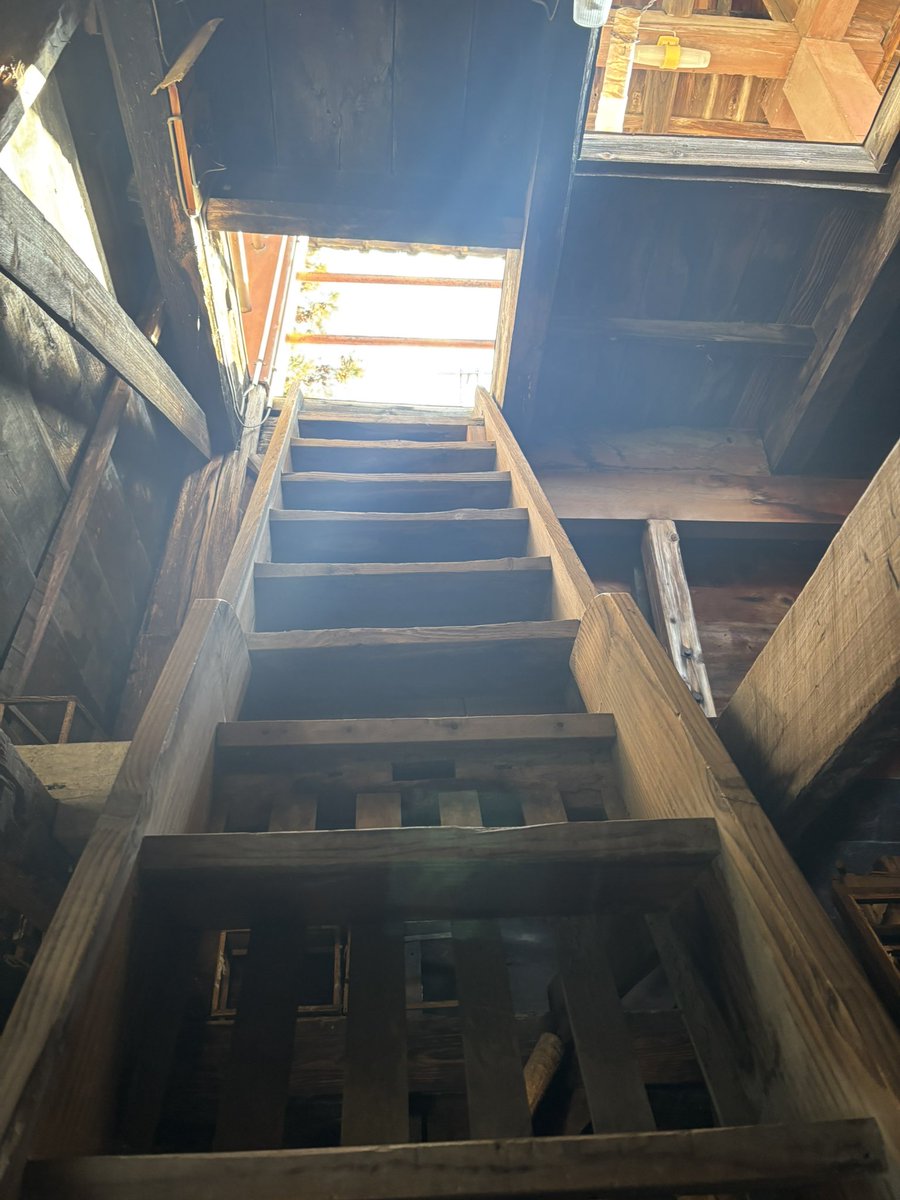 明日除夜の鐘やってます！
ご近所の方良かったらぜひ。