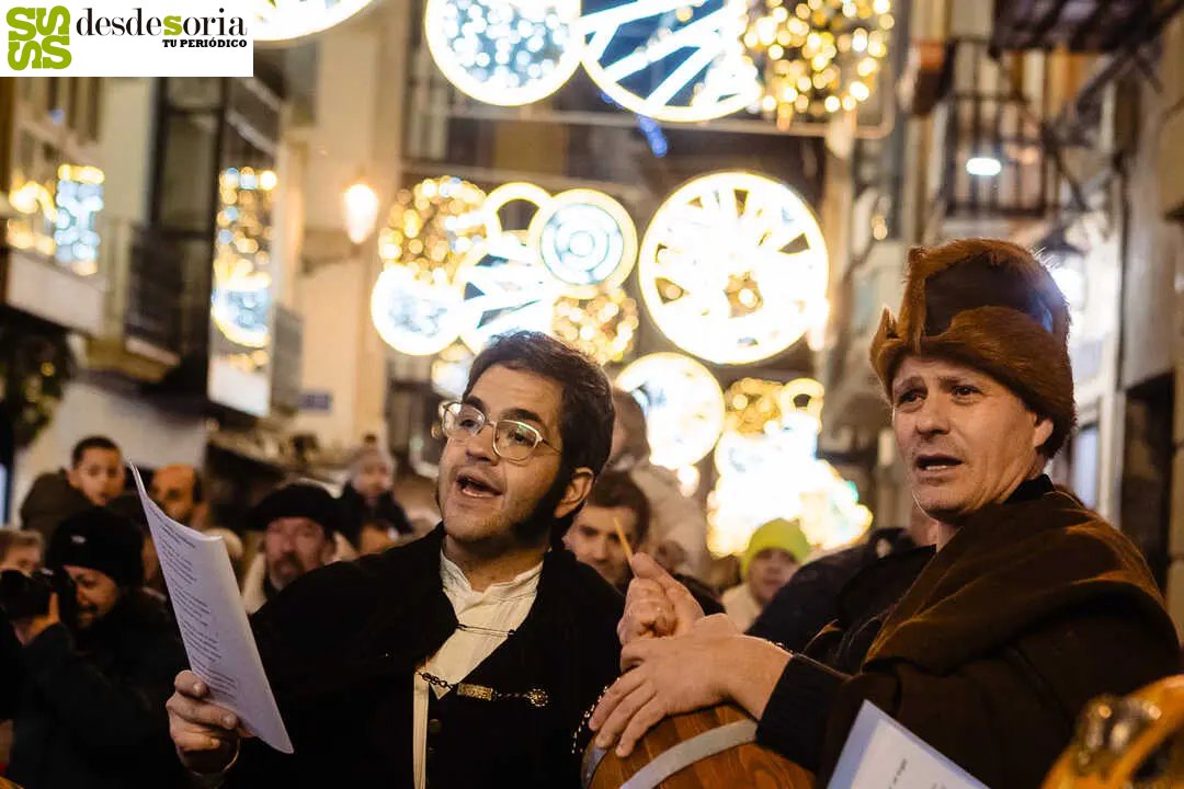 ACallejas88's tweet photo. Que suene la ronda de villancicos por las calles de #Soria!!!
Maravillosa acogida para esta primera edición.
Gracias a todas/os las/os que lo hicísteis posible.
#Navidad #Villancicos #Tradiciones #Ronda 
@Ayto_Soria @culturacyl https://t.co/whnwD7JwQO