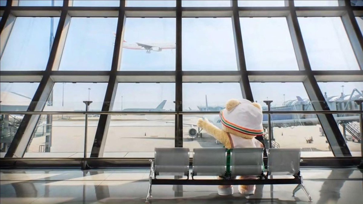 ขนาดแค่ภาพนี้ ยังแมสมากๆ เลยค่ะ ตอนที่เปิดตัวว่าไปรับพี่คิตตี้ที่สนามบิน แล้วถ้าน้องมี ลายน้องเนยที่เครื่องบินกับทุกอย่างภายในไฟล์ทนั้น เชื่อว่าปังมากกๆๆๆๆๆๆ 😍😘🥳🔥✨