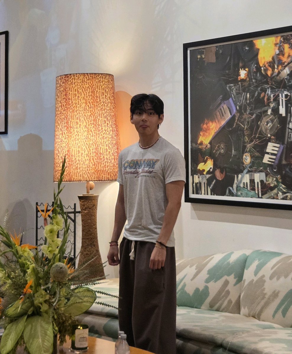 su minik bebek 30 yaşında olamaz saçmalayi birakin aglarim😭😭😭 #HAPPYVDAY