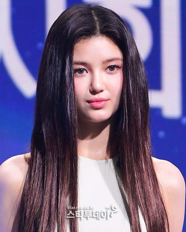 kchartsmaster's tweet image. ADOR has filed a 43 billion won ($33 million USD) lawsuit against Danielle, her family and Min Heejin for penalties and damages.

m.entertain.naver.com/now/article/00…