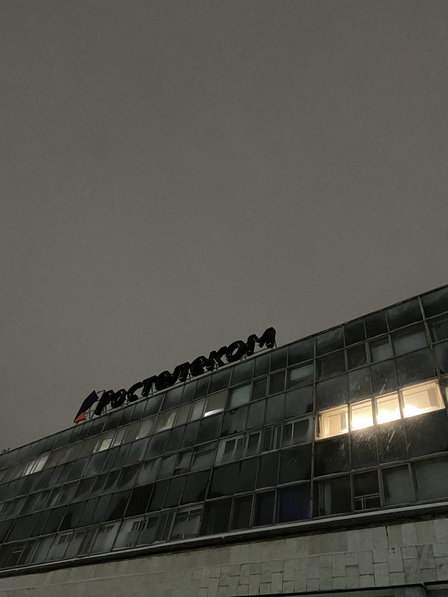 makerone1's tweet photo. Год наступает новый, проблемы старые. До 11.01.2026 необходимо найти 50k₽ на кредит. Иначе пиздец. Как быть хз. Думаю. Мб кто подскажет где можно заработать. Легально, желательно. https://t.co/qMmZV9Vgra