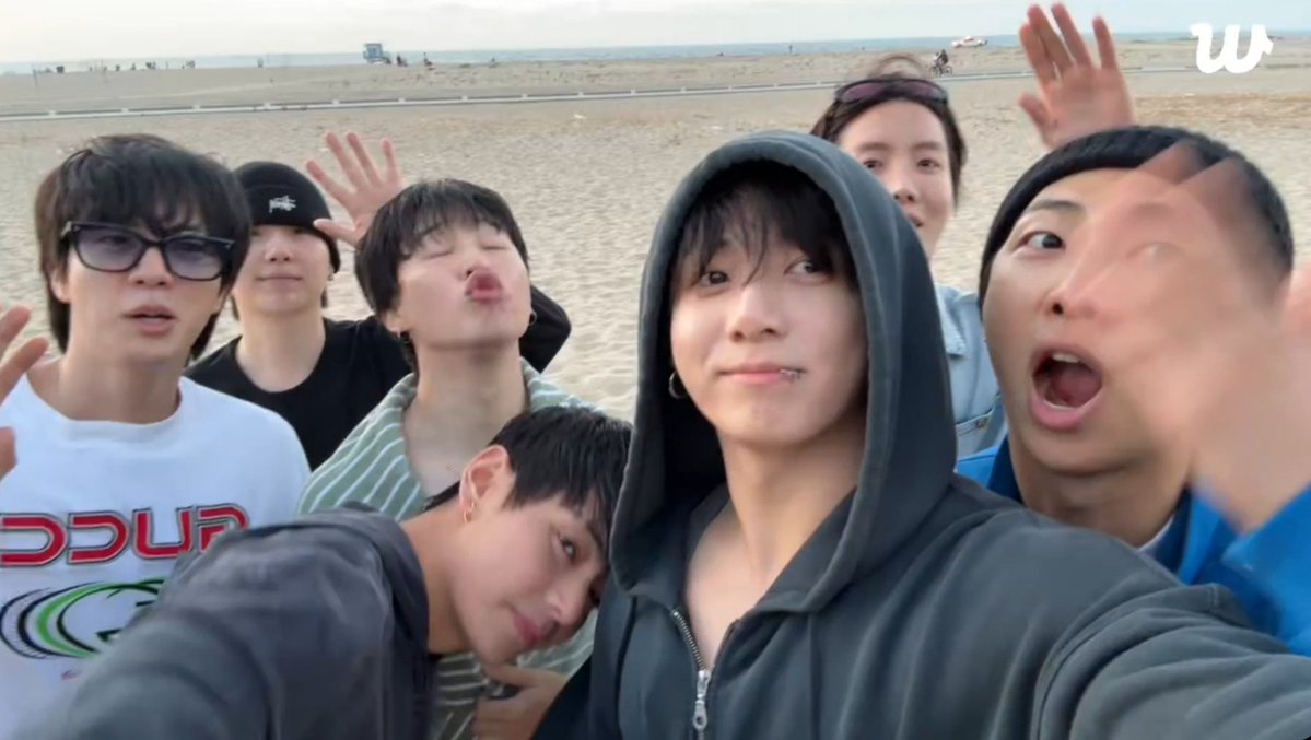 trulyjmin's tweet image. never separate them ever again