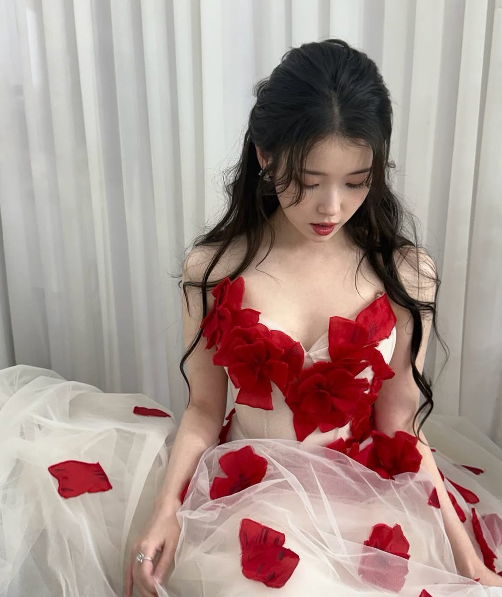 iufairylight's tweet image. JIEUN WHAT ABOUT MY MENTAL HEALTH!?!?!?