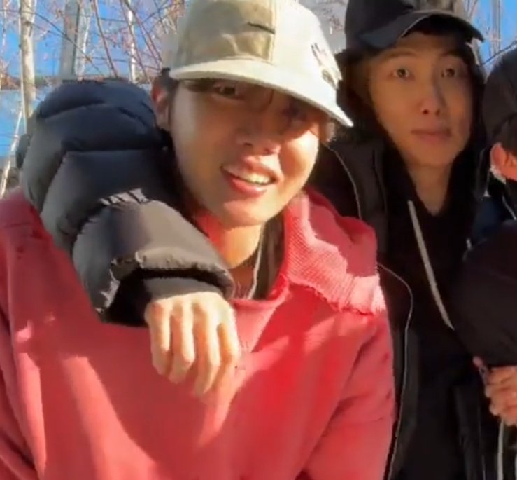 붙어있으니 좋구나  ⸝⸝♡♥