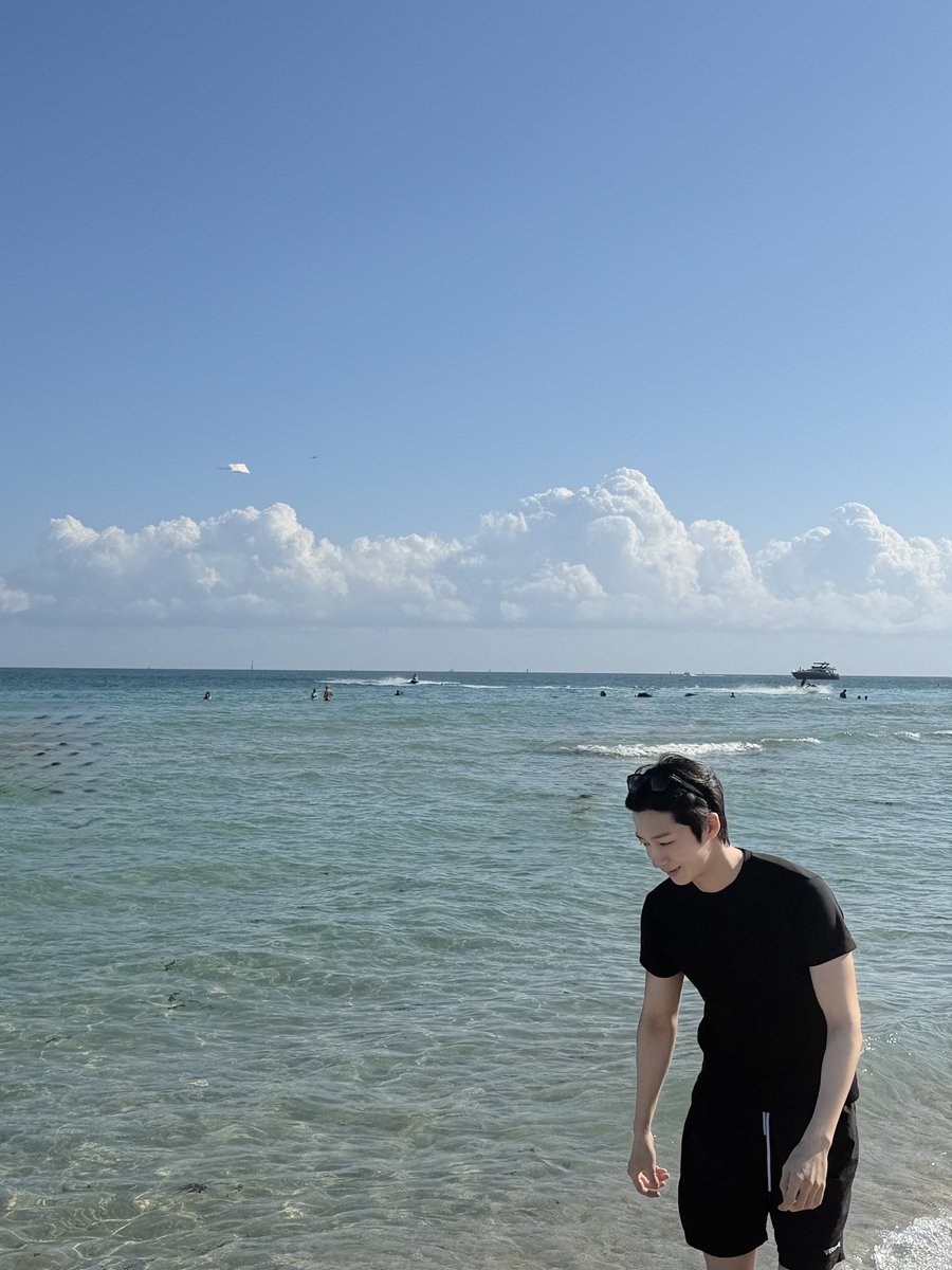 chaeriful's tweet image. hes so cutiepie