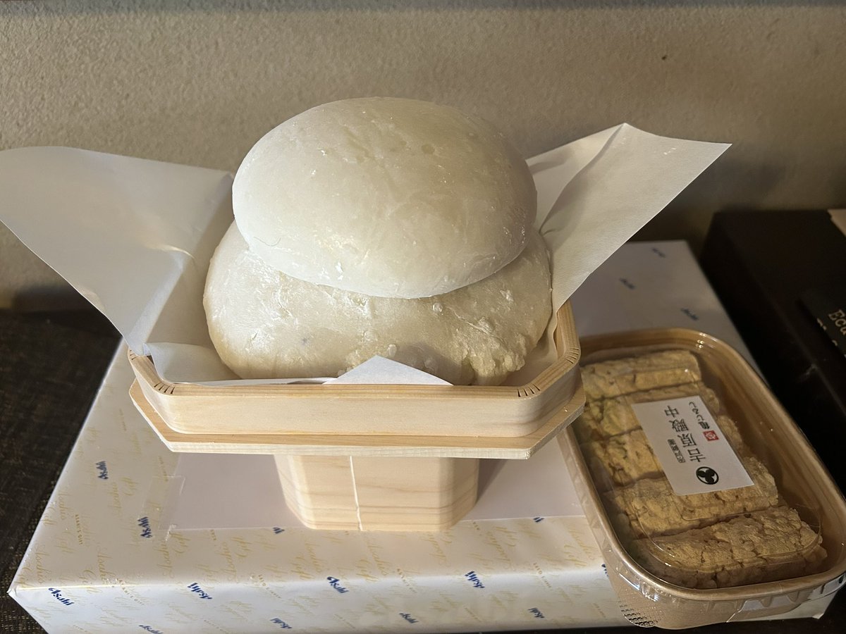 お不動さまへのお供え🎍

茨城のおばあちゃん家で、お餅こねこねを見学🤲

一年お世話になりました。心からありがとうございました！！

佳いお年をお迎えください🧧