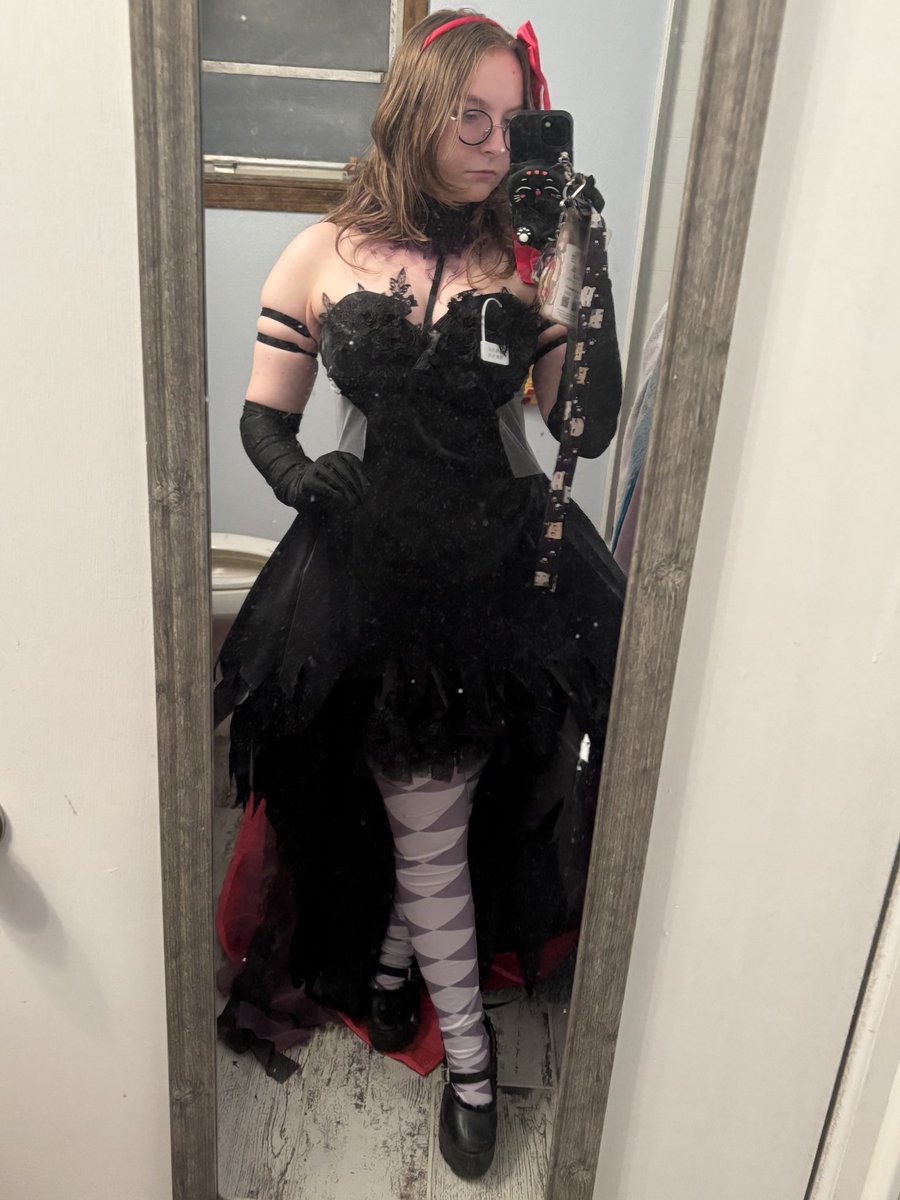 sephtiscosplays's tweet photo. @K9_KURO Erm Devil Homura Cosplay https://t.co/VIYMJRVWGx