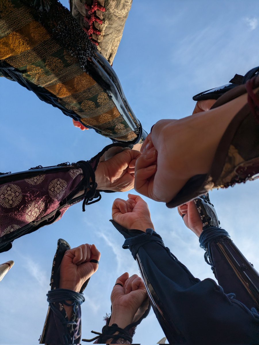 sekigahara_1600's tweet image. 甲冑納めの儀二日目✨

今年最後の笹尾山まで甲冑武者行軍😆👍
後に関ヶ原の御霊神社にお参り、#陣屋関ヶ原宇喜多の陣　の秀家の間でお清め(※キヨシとは読まない)

次回出陣は1月4日彦根城での甲冑初めの儀(現在参加申込受付中)

今年一年も色んな出来事御座いましたが本当にお疲れ様でした🙇…