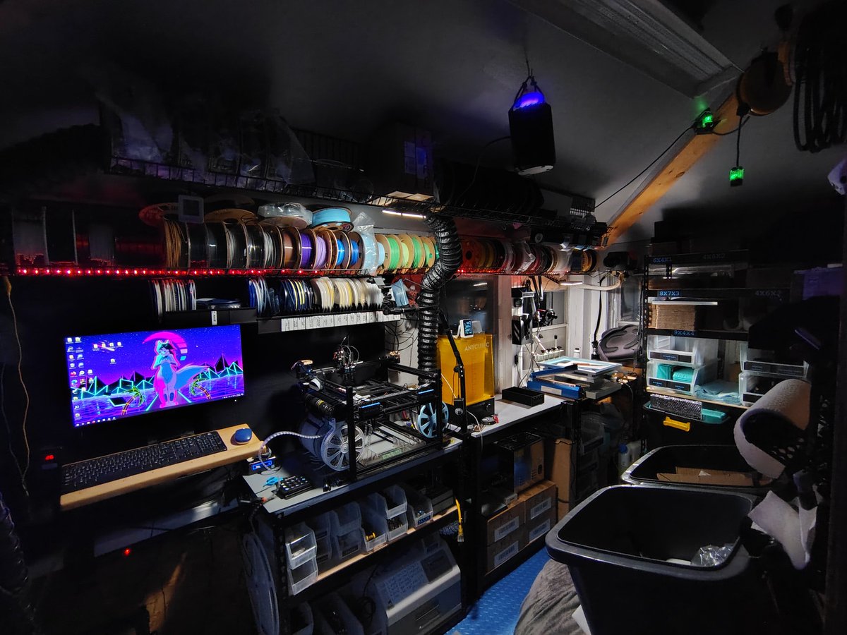 Midnighttech2's tweet image. 3am on a work night in my work shop. What you think? It's kinda a mood.