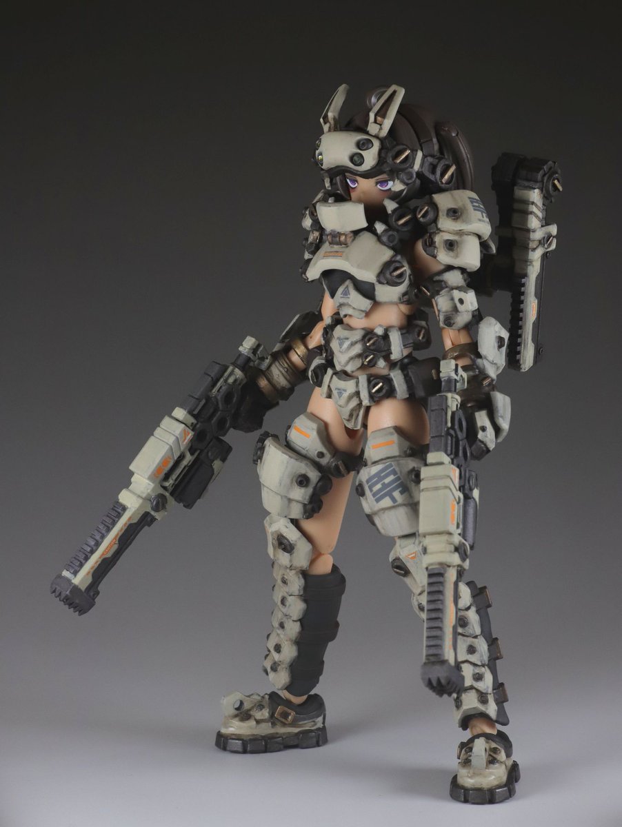 sigra_mecha's tweet image. BUSTER DOLL HEAVY GUNNNER ”零牙”
（バスタードールヘビーガンナー　レガ）
完成しました。

破壊衝動に手足の生えたの如き、凶暴なメガミです。
（ツリーに詳細続く） #メガミデバイス