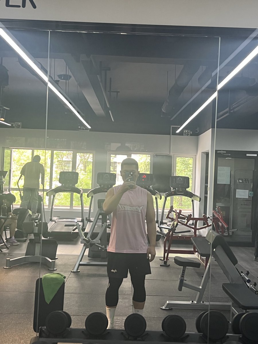 西安185高壮男 tweet media